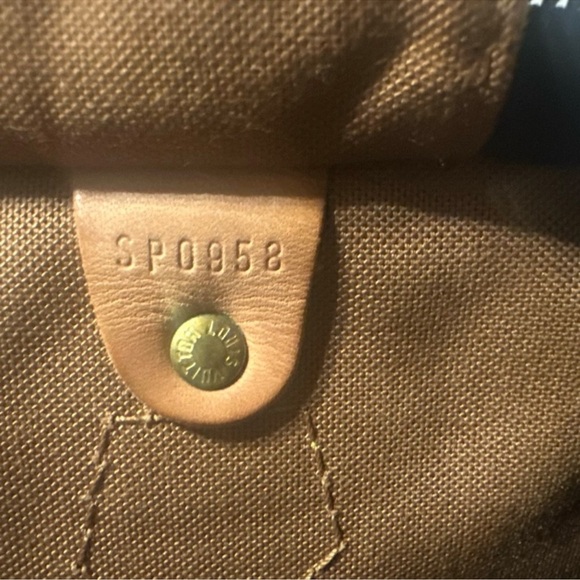 Louis Vuitton Monogram SPEEDY 35 - Picture 12 of 14